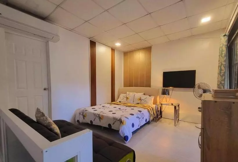 پانسیون Josephine S Bunker