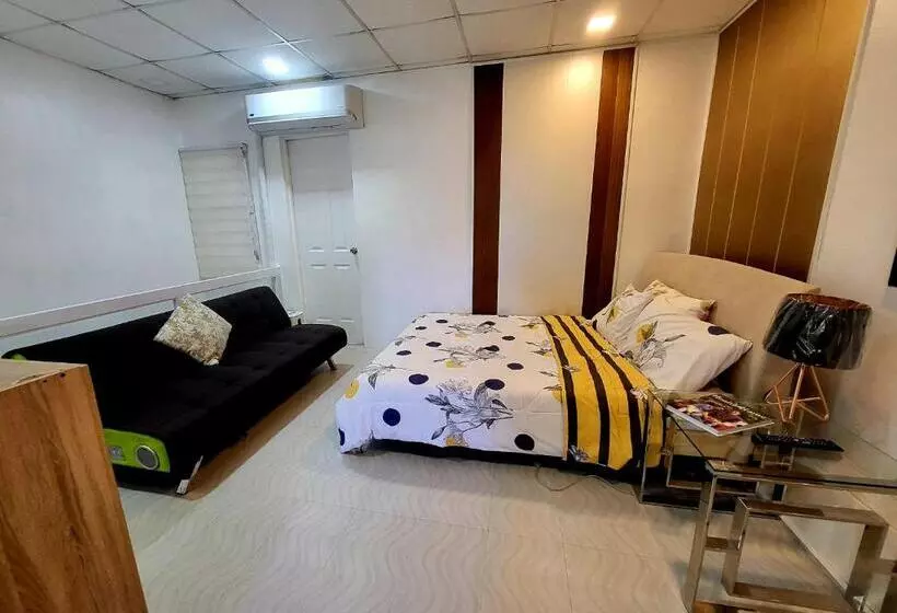 پانسیون Josephine S Bunker