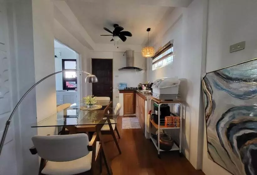 پانسیون Josephine S Bunker