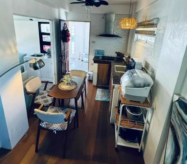 پانسیون Josephine S Bunker