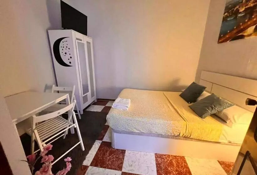 پانسیون Santa Isabel Low Cost Rooms In Private House