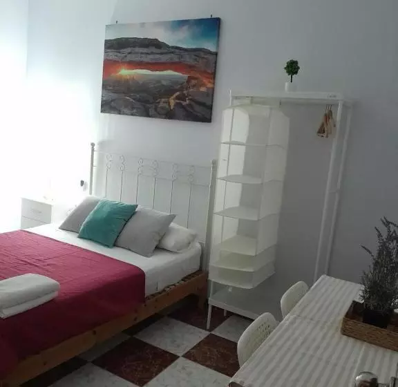 پانسیون Santa Isabel Low Cost Rooms In Private House