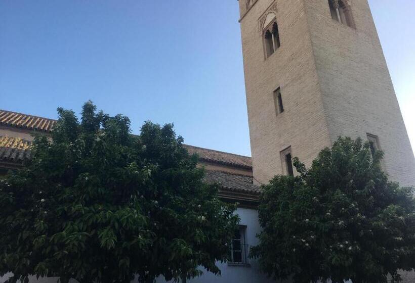 پانسیون Santa Isabel Low Cost Rooms In Private House