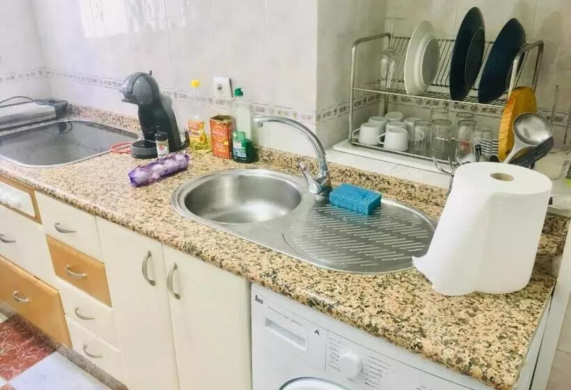 پانسیون Santa Isabel Low Cost Rooms In Private House