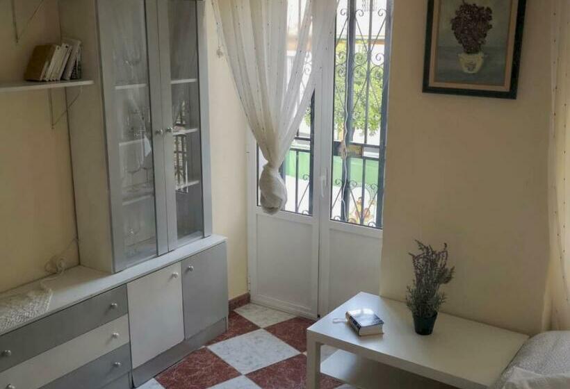 پانسیون Santa Isabel Low Cost Rooms In Private House