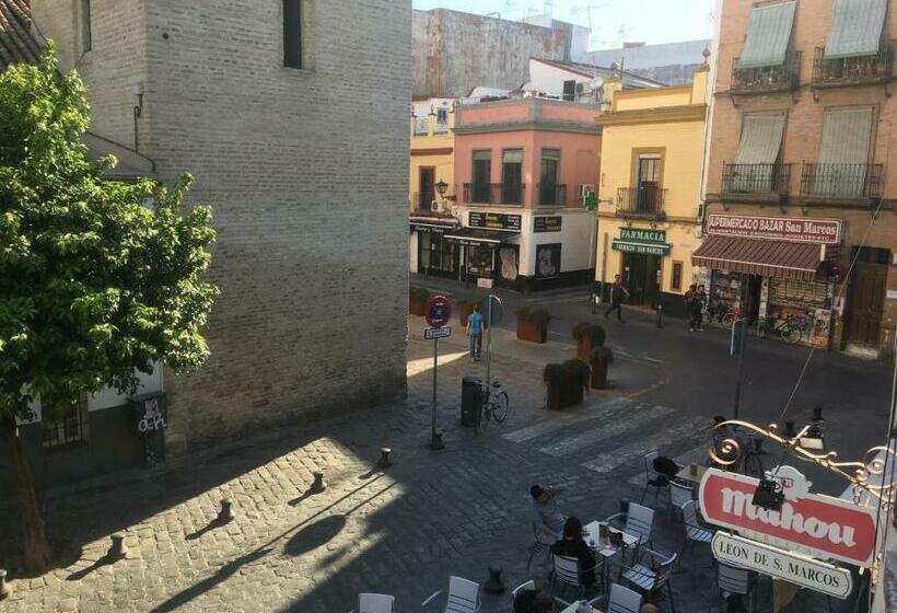 پانسیون Santa Isabel Low Cost Rooms In Private House