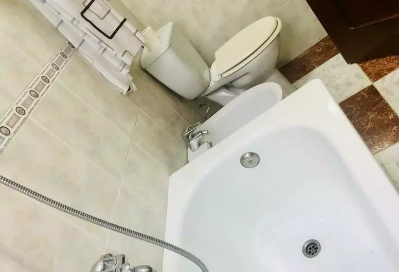 پانسیون Santa Isabel Low Cost Rooms In Private House