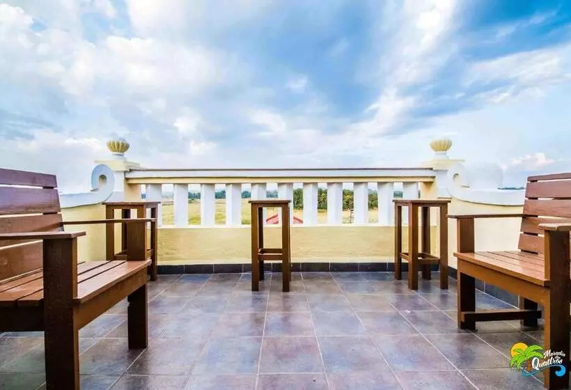 Bed and Breakfast Moradia Dos Quadros
