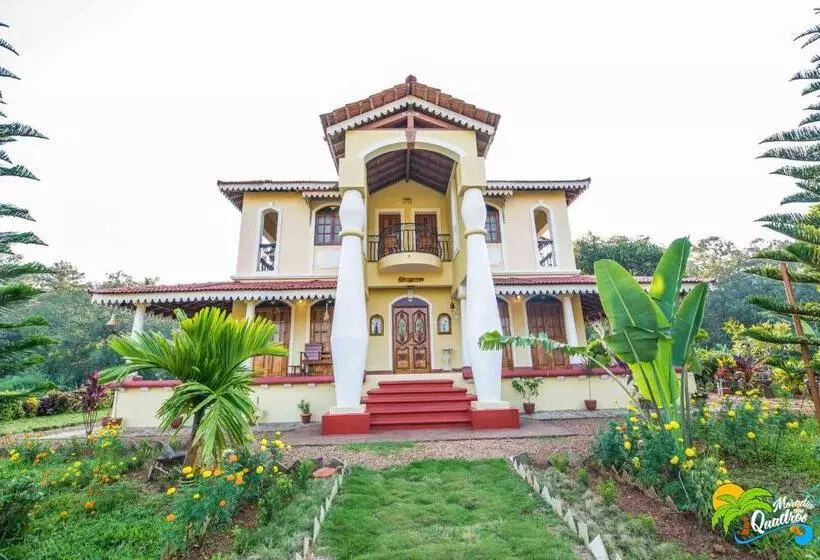 Bed and Breakfast Moradia Dos Quadros