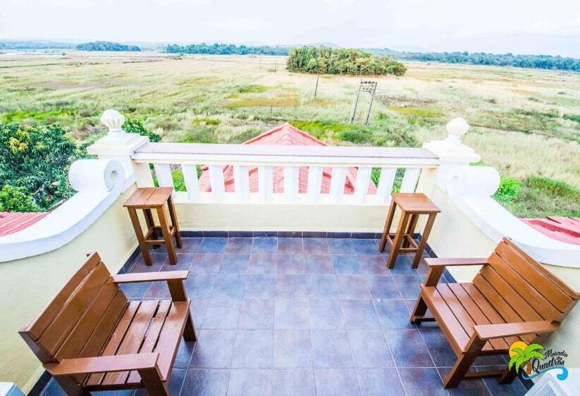 Bed and Breakfast Moradia Dos Quadros