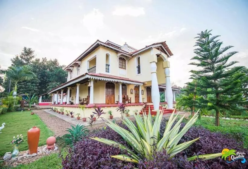 Bed and Breakfast Moradia Dos Quadros