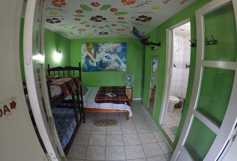 ペンション Golfinho Tropical Hostel E Pousada