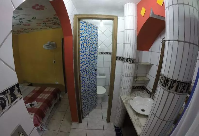 پانسیون Golfinho Tropical Hostel E Pousada
