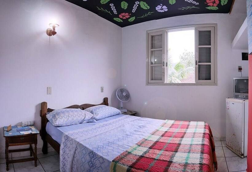 ペンション Golfinho Tropical Hostel E Pousada