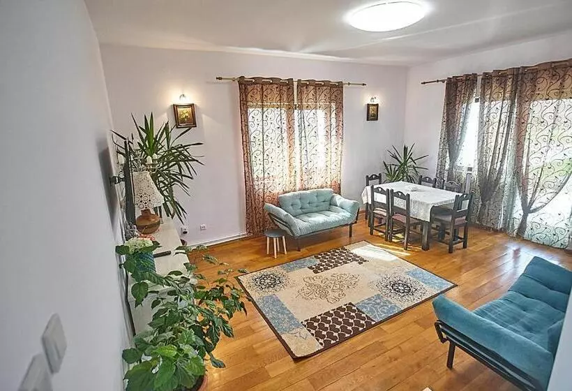 ペンション Insula Christiana