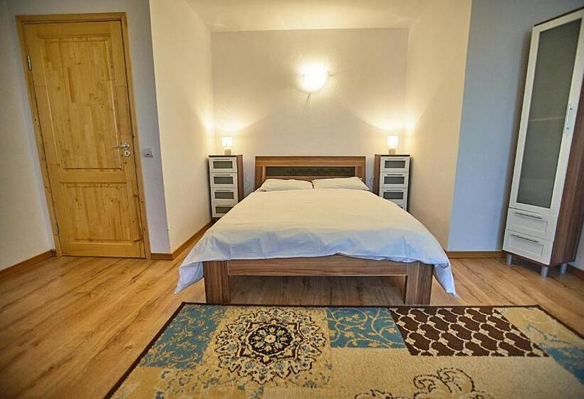 بنسيون Insula Christiana