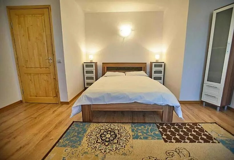 ペンション Insula Christiana