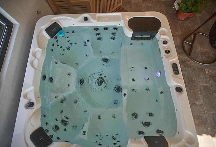 بنسيون Insula Christiana