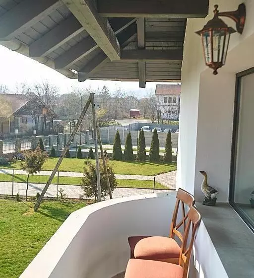 ペンション Insula Christiana