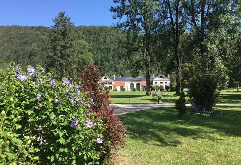 ペンション La Villa Palladienne   Château De Syam