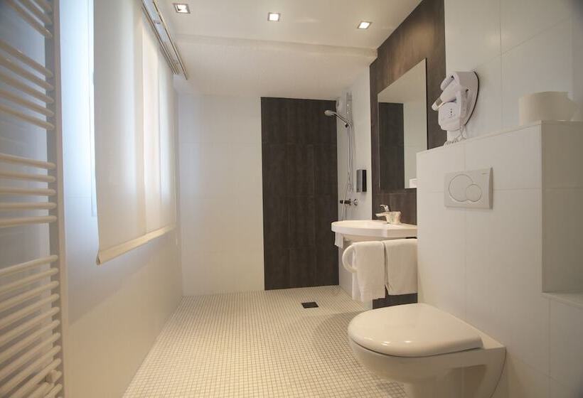 ホテル B&b Hôtel Lorient Ploemeur