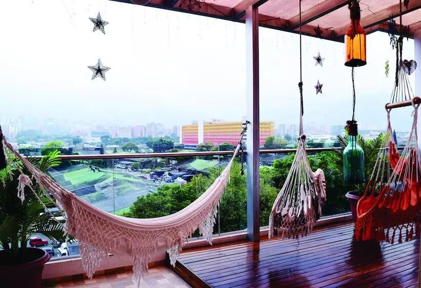 Отель Central Plaza Medellin