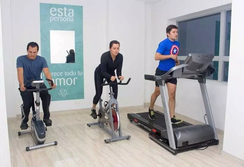 Отель Central Plaza Medellin