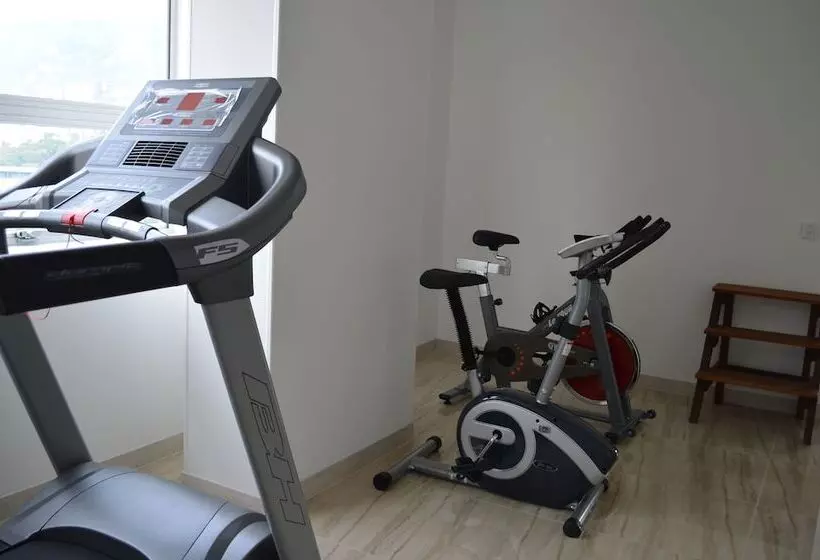 Отель Central Plaza Medellin