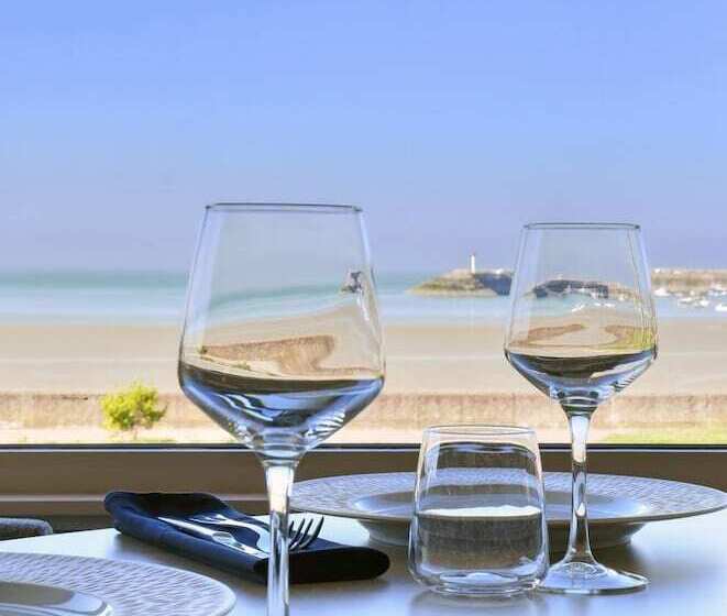 Otel De La Plage D Erquy