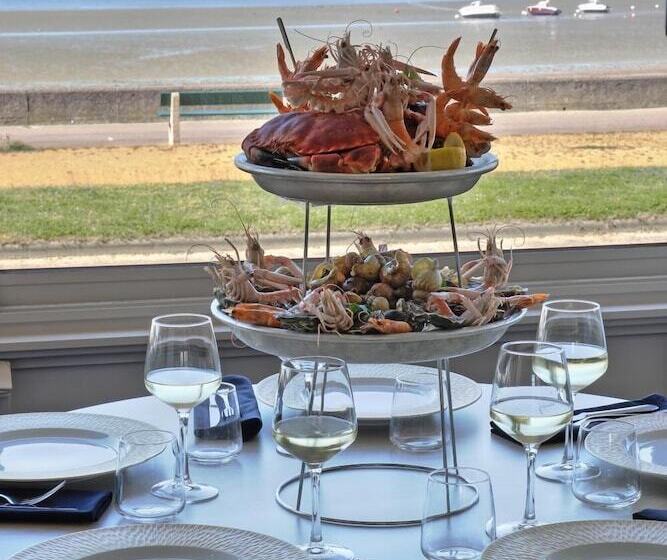 Otel De La Plage D Erquy