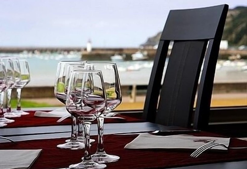 Otel De La Plage D Erquy