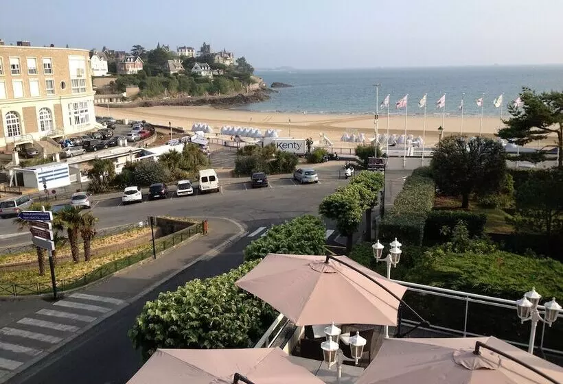 Отель De La Plage