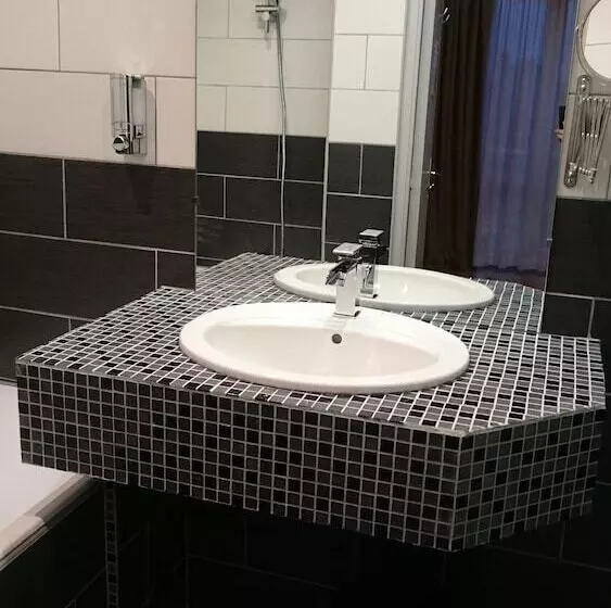 Отель De La Plage