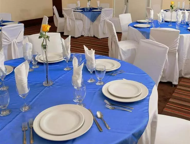 酒店 Four Points By Sheraton Cambridge Kitchener, Ontario