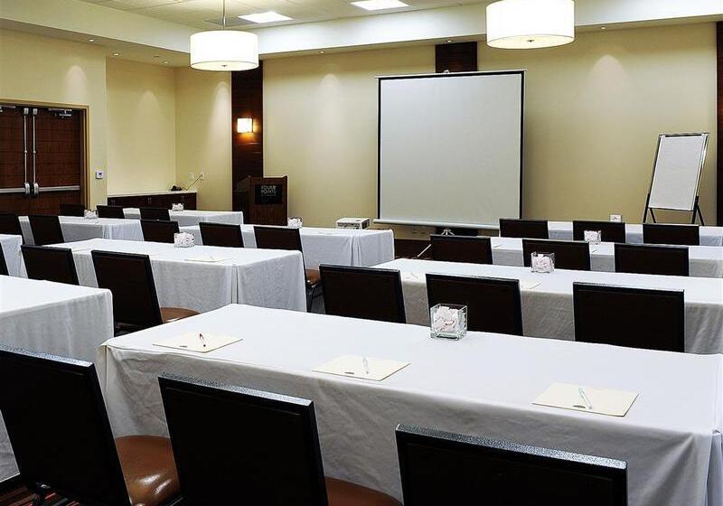 ホテル Four Points By Sheraton Cambridge Kitchener, Ontario