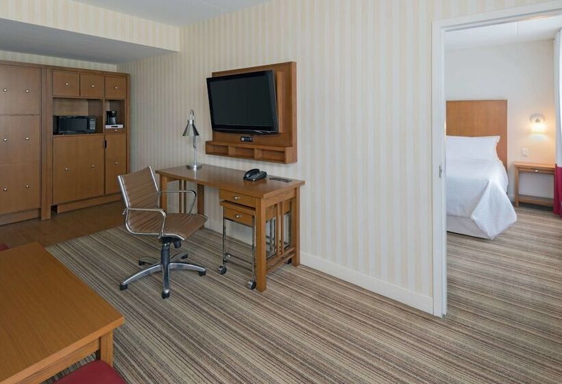 ホテル Four Points By Sheraton Cambridge Kitchener, Ontario
