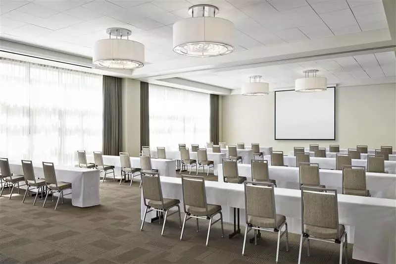 Hotel Four Points By Sheraton Kelowna Airport