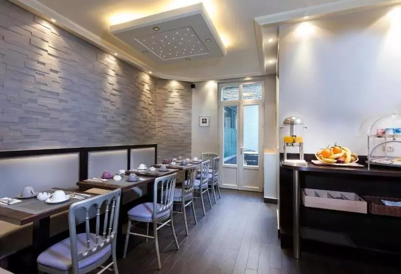 هتل Hôtel Donjon Vincennes