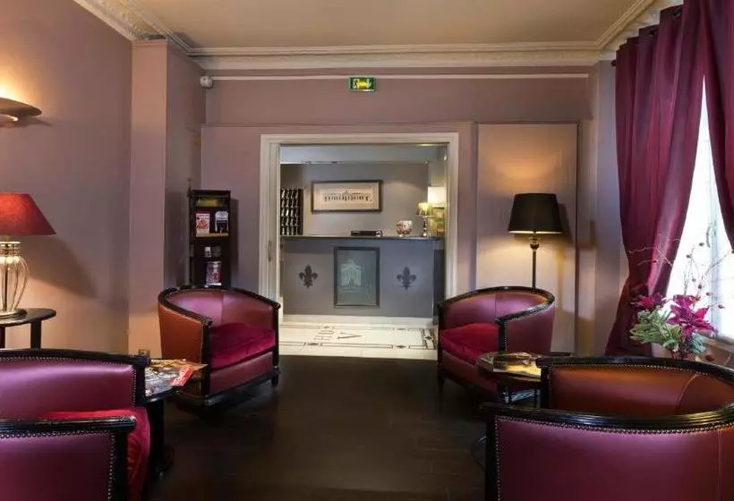 هتل Hôtel Donjon Vincennes