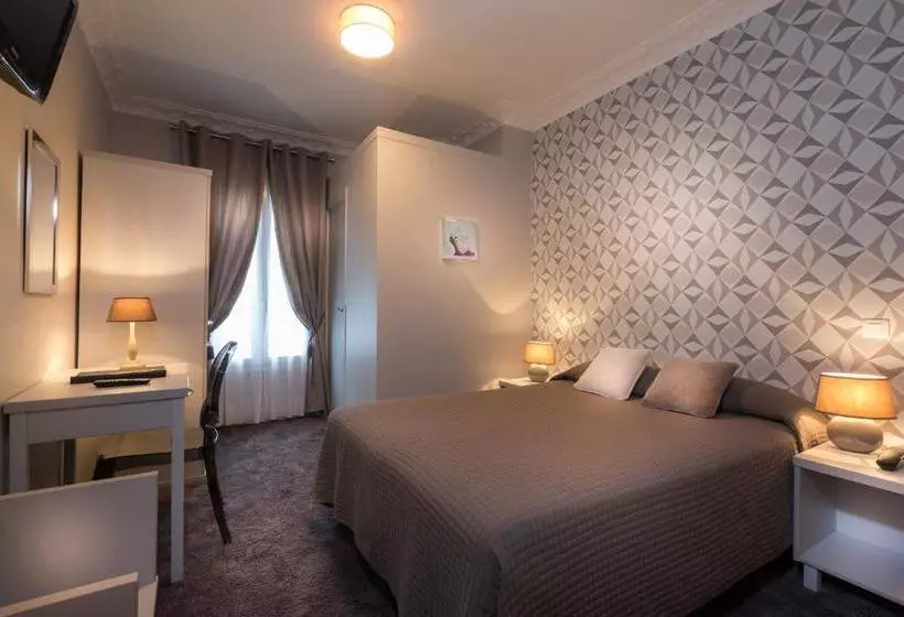 هتل Hôtel Donjon Vincennes