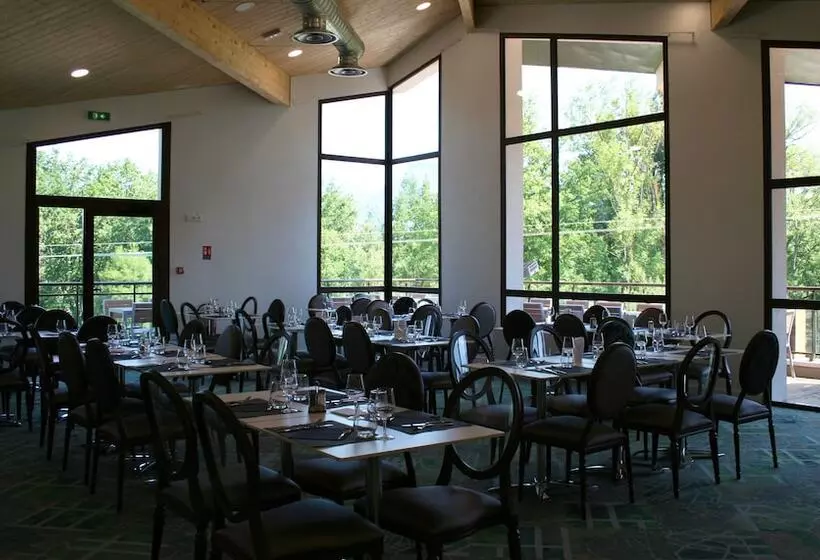 Отель Hôtel Le Pré Du Lac