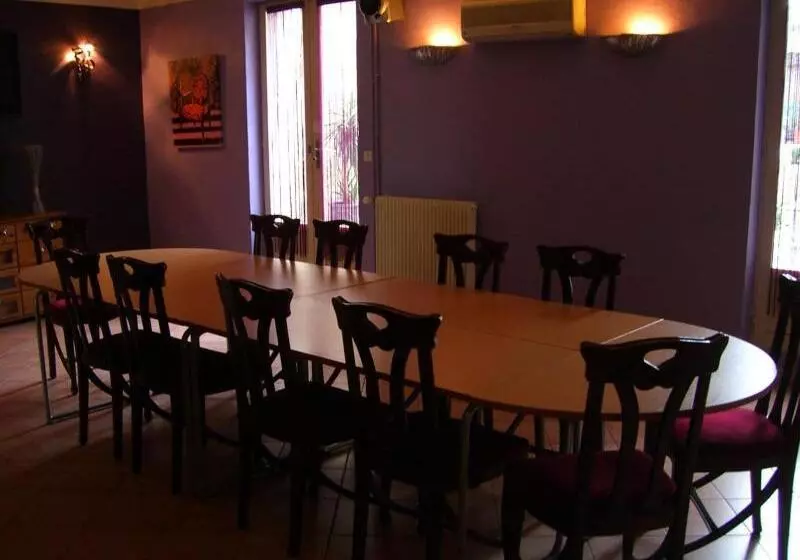 호텔 Logis Hôtel La Bastide D Entraigues