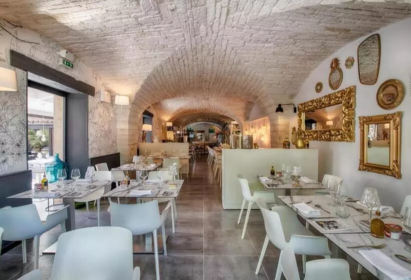 Отель Le Mas Du Terme