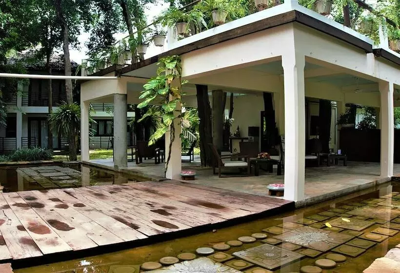ホテル Rokkhak River Resort
