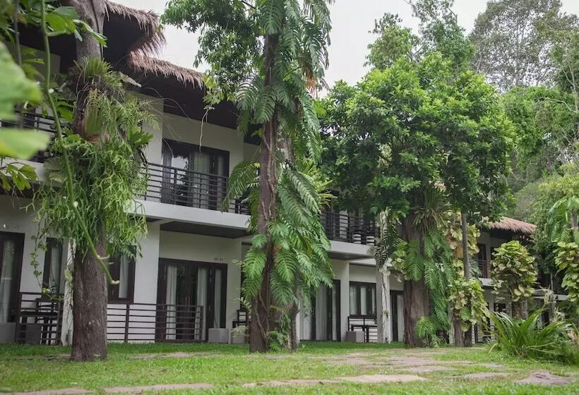 ホテル Rokkhak River Resort