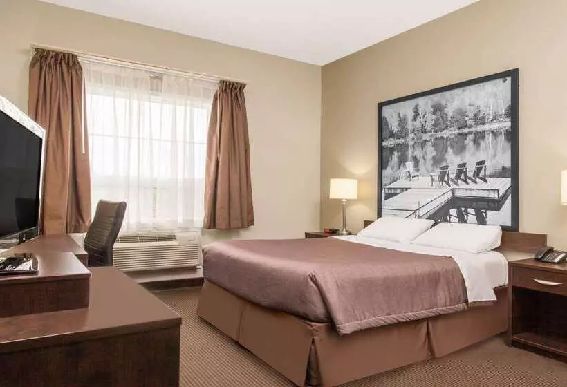 Отель Super 8 By Wyndham Red Lake On