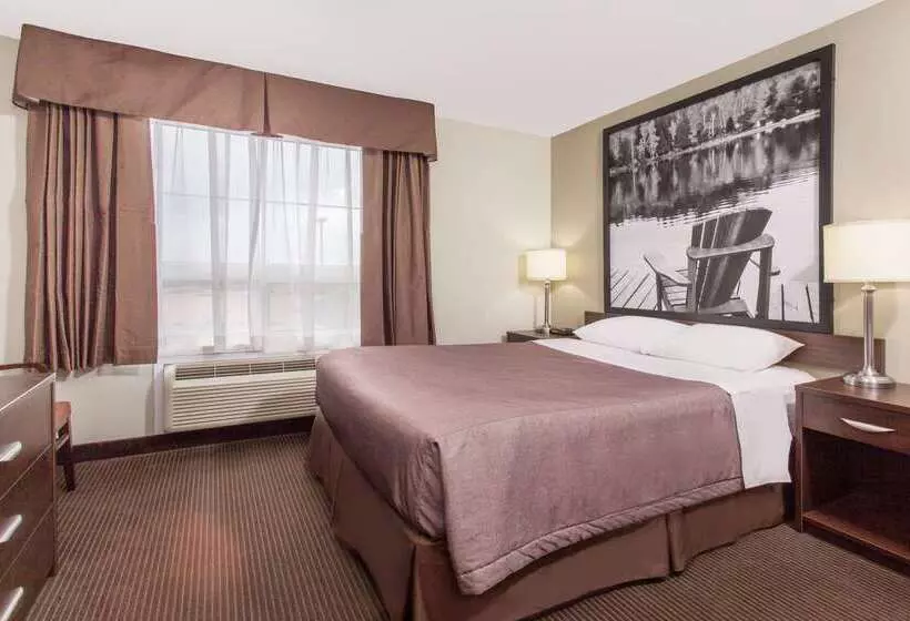 Отель Super 8 By Wyndham Red Lake On