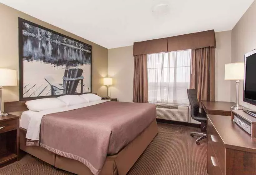 Отель Super 8 By Wyndham Red Lake On