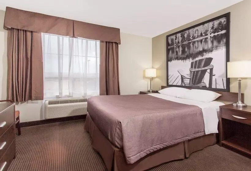 Отель Super 8 By Wyndham Red Lake On