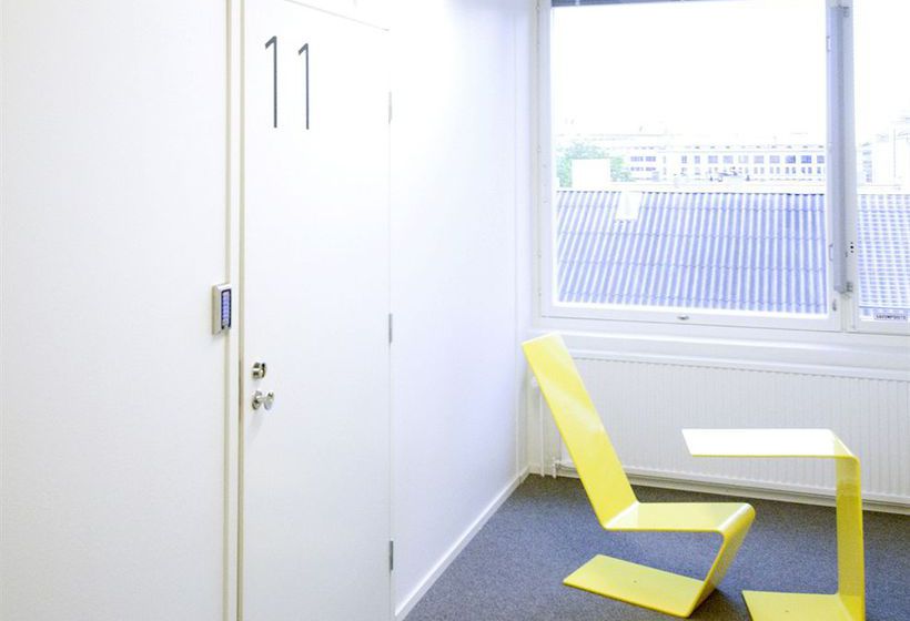 הוסטל Vuokrahuone Design Accommodation